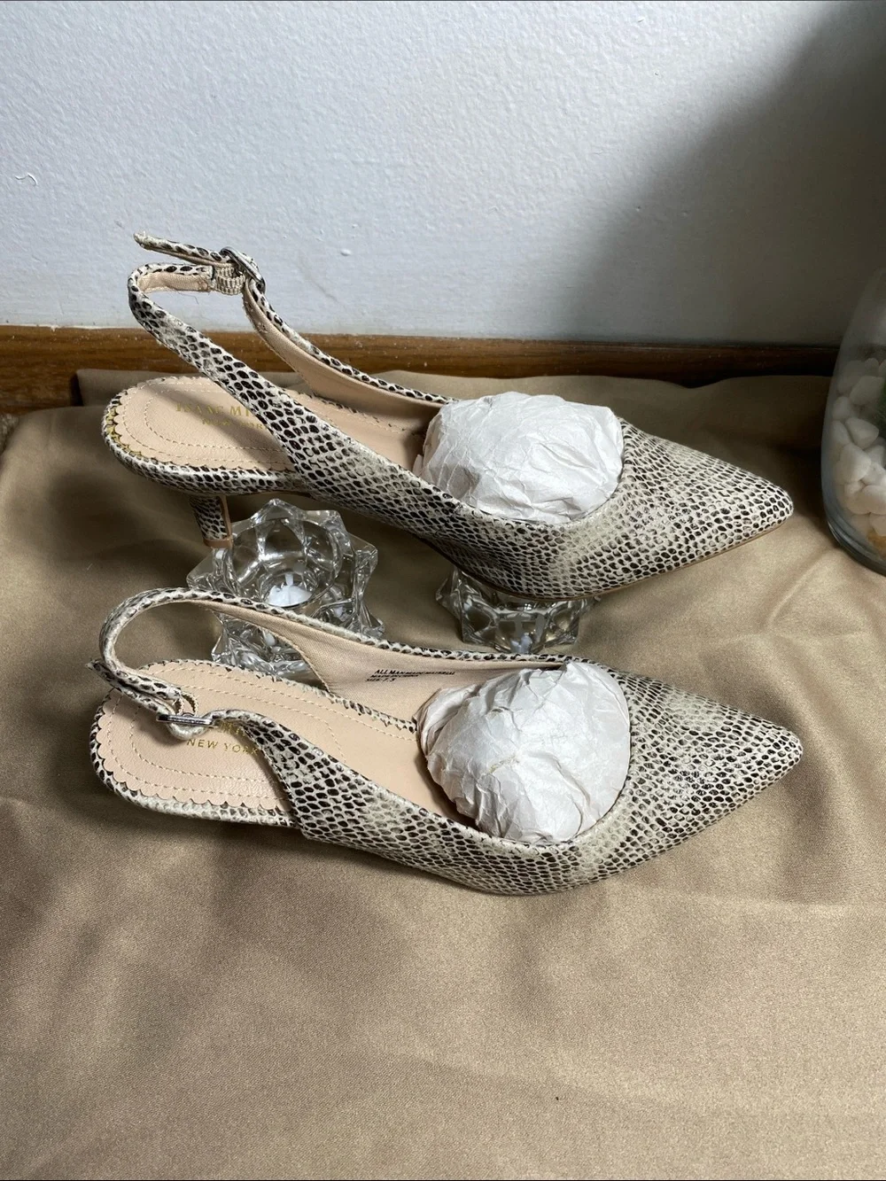 Isaac Mizrahi Cream Snake-Print Pointed Slingback Heels